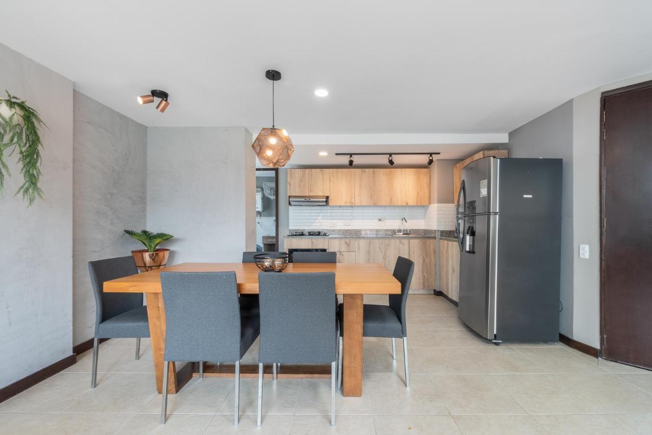 Apartamentos Poblado Alejandria By Housy Host Медельїн Екстер'єр фото