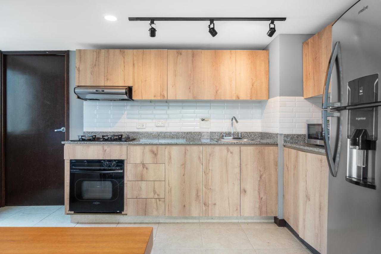 Apartamentos Poblado Alejandria By Housy Host Медельїн Екстер'єр фото