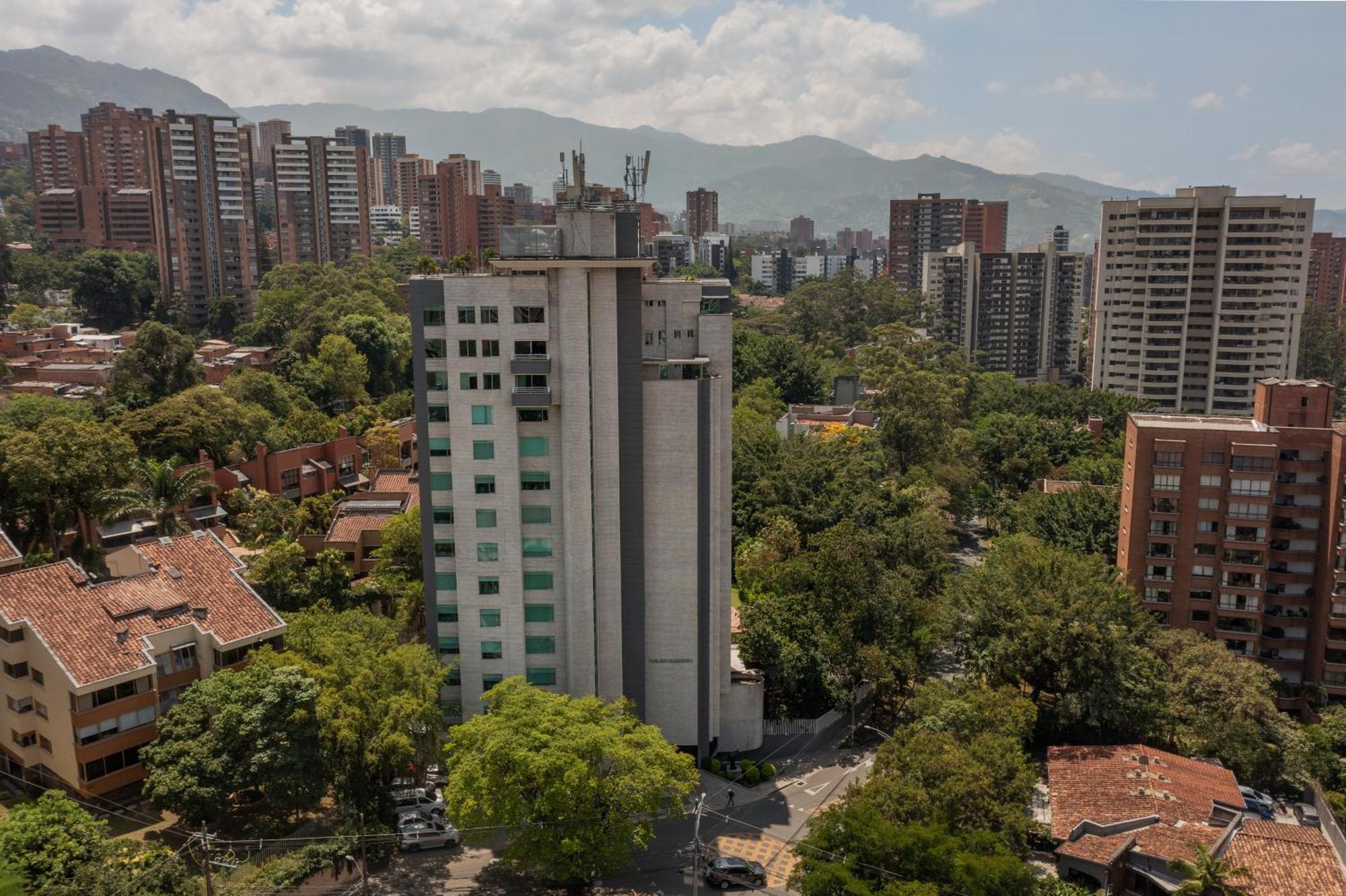 Apartamentos Poblado Alejandria By Housy Host Медельїн Екстер'єр фото